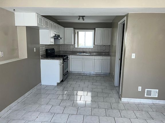 5th image of 16 Case Ave Floor 1