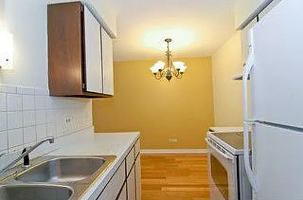 405 Home Ave #302 — Photo 5
