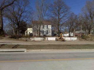 322 S 4th St, Burlington, KS 66839