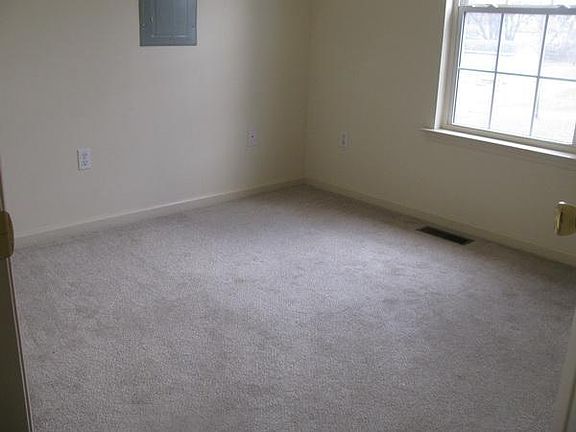 4th image of 1809 Eastgate Ave NE