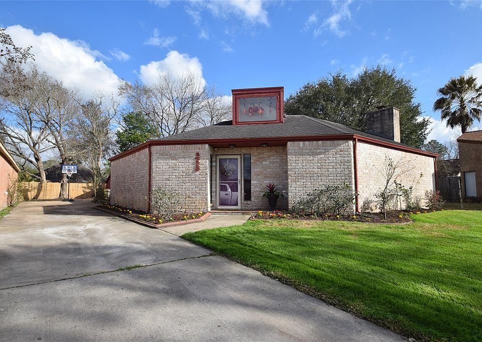 1st image of 14119 Hillvale Dr