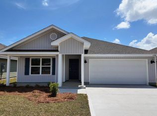 6300 Firefly Dr, Milton, FL 32583