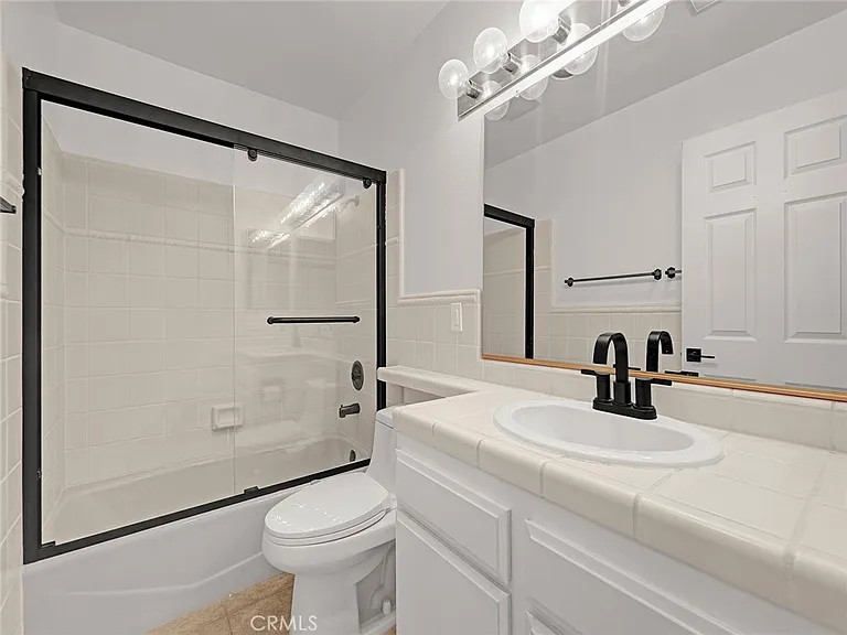 630 Island View Cir — Photo 23