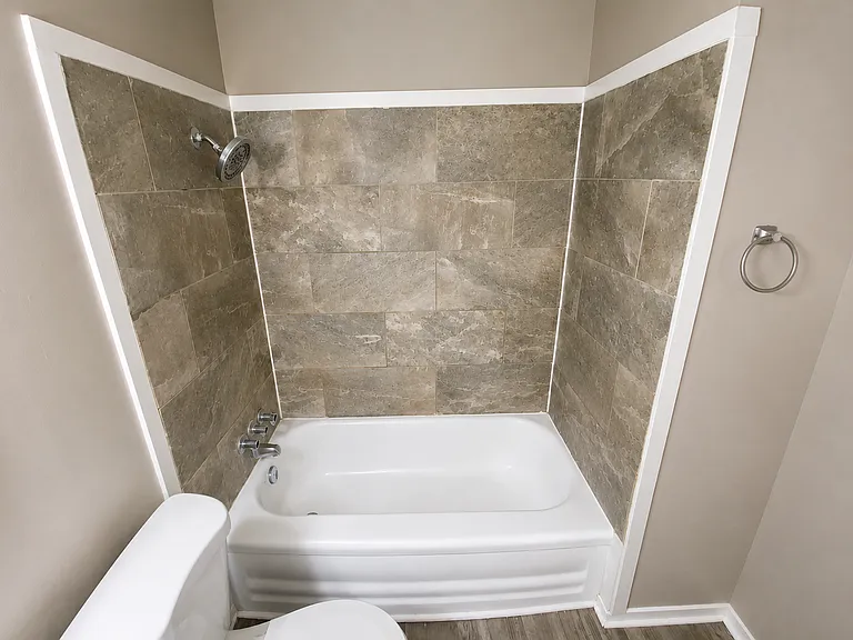 4511 N Kenmore Rd — Photo 6