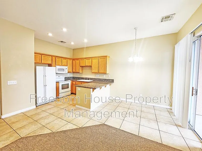 1421 Star Rd #2 — Photo 10