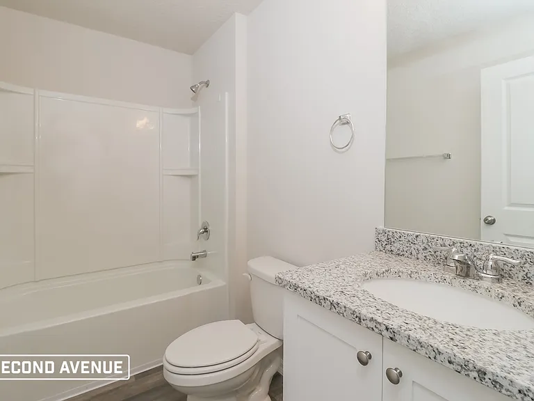 6690 N Roland Dr — Photo 12