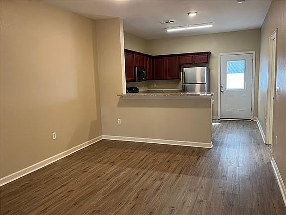5th image of 289 Bella Sera Dr