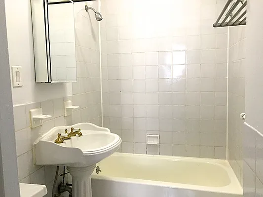 Rented by Friedman Roth Realty | media 17