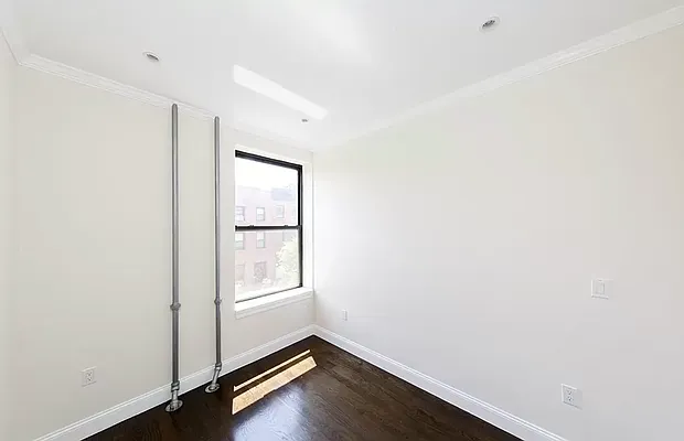 Rented by Avenues Real Estate | media 23