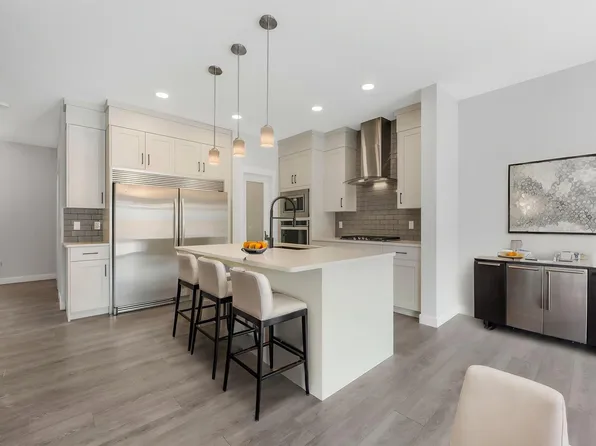 9919 226th St NW, Edmonton, AB T5T 7V2