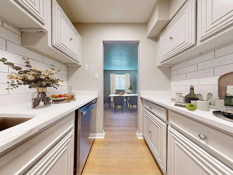 Gulf View Apartments — Photo 17