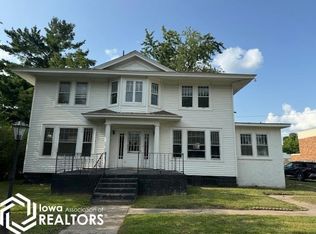 702 Franklin St, Wapello, IA 52653