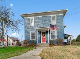 366 Lisbon St, Columbiana, OH 44408