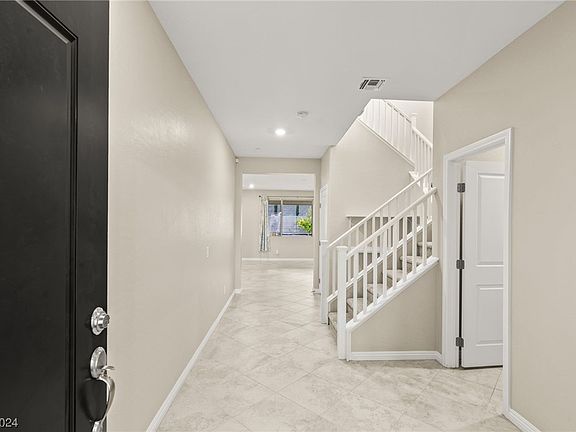 2nd image of 343 Coastal Redwood St