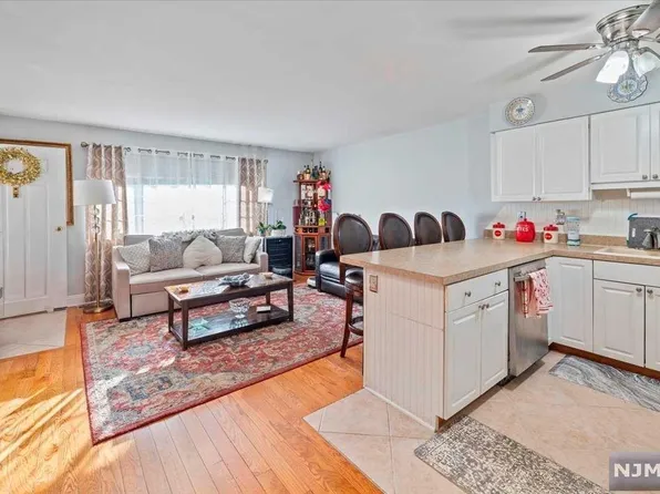 481 Walker St APT 1E, Fairview, NJ 07022