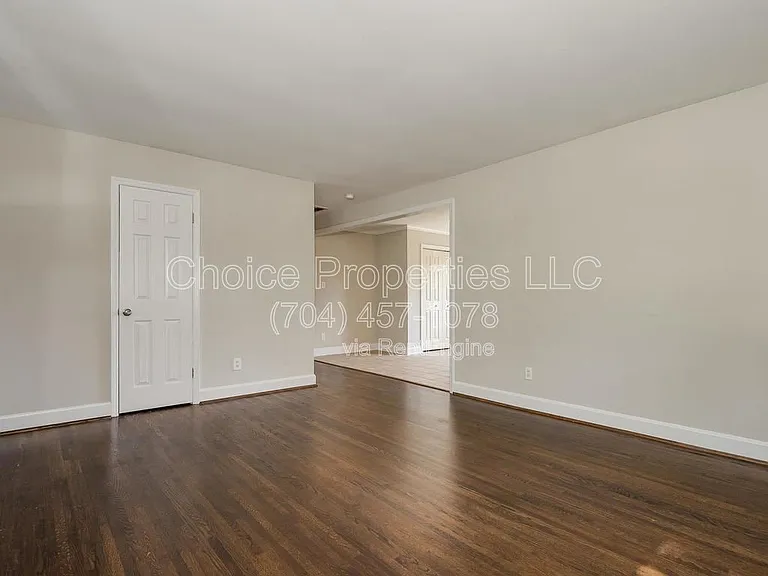 6827 Woodstream Dr — Photo 4