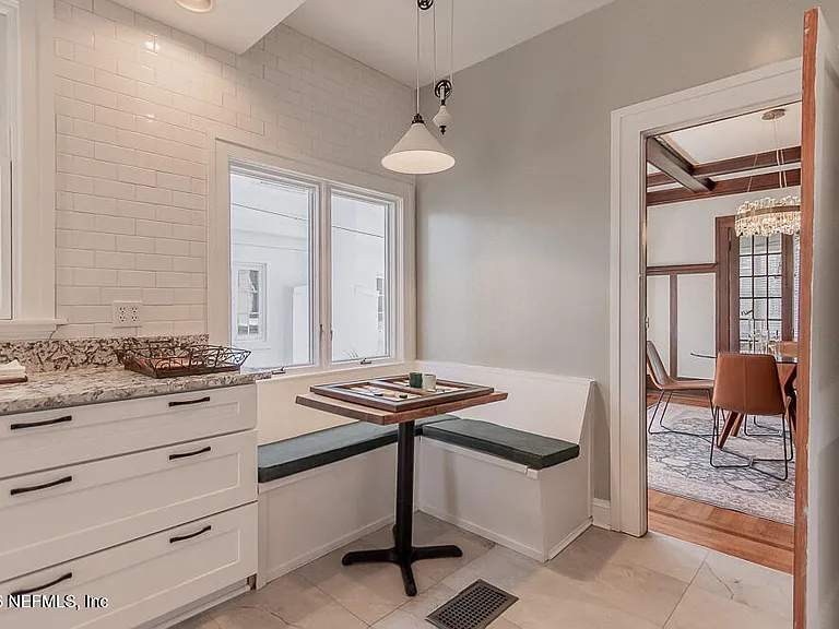 2751 Herschel St — Photo 20