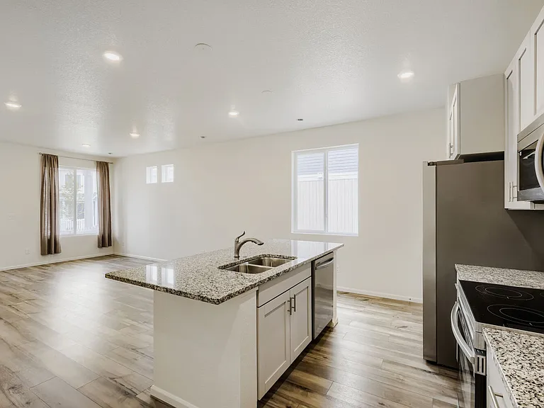 5825 Uptop Point — Photo 6