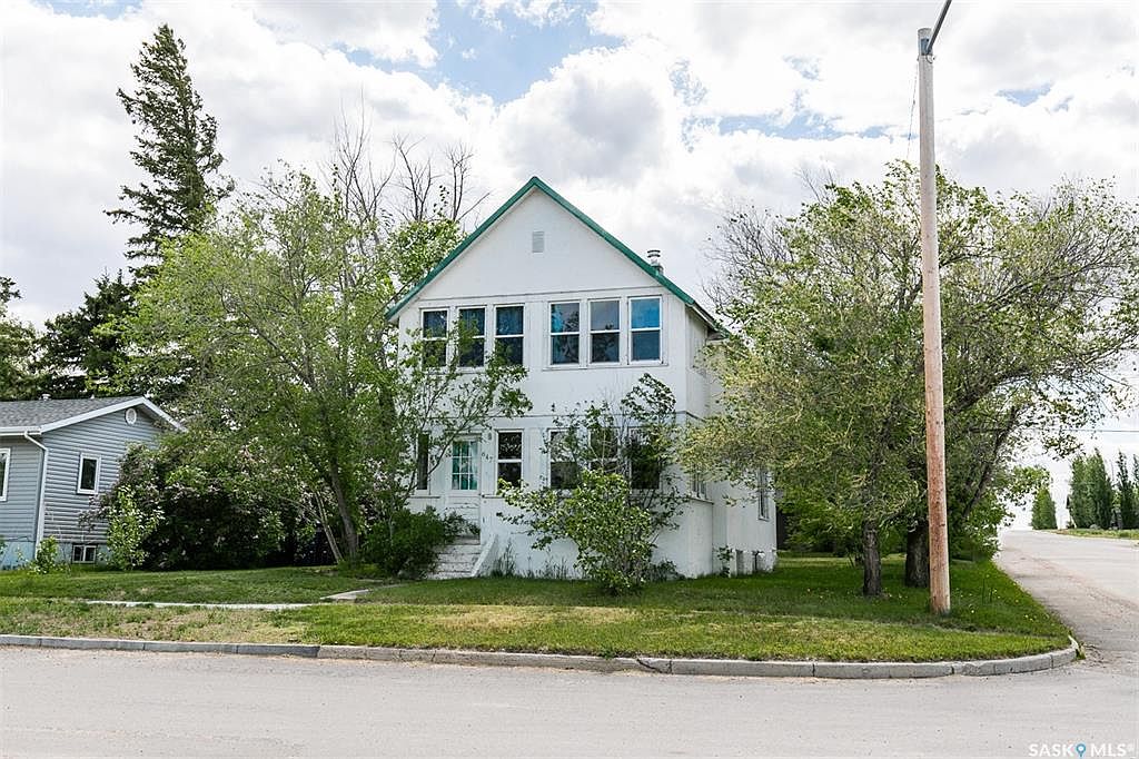 647 Saskatchewan AVENUE, Kerrobert, SK S0L 1R0 MLS SK951743 Zillow