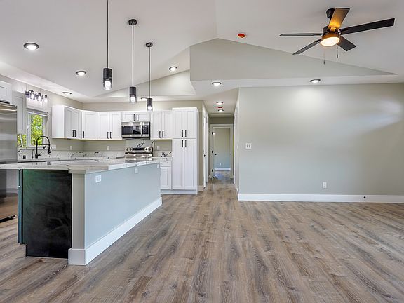3rd image of 16-2035 Silversword Ct