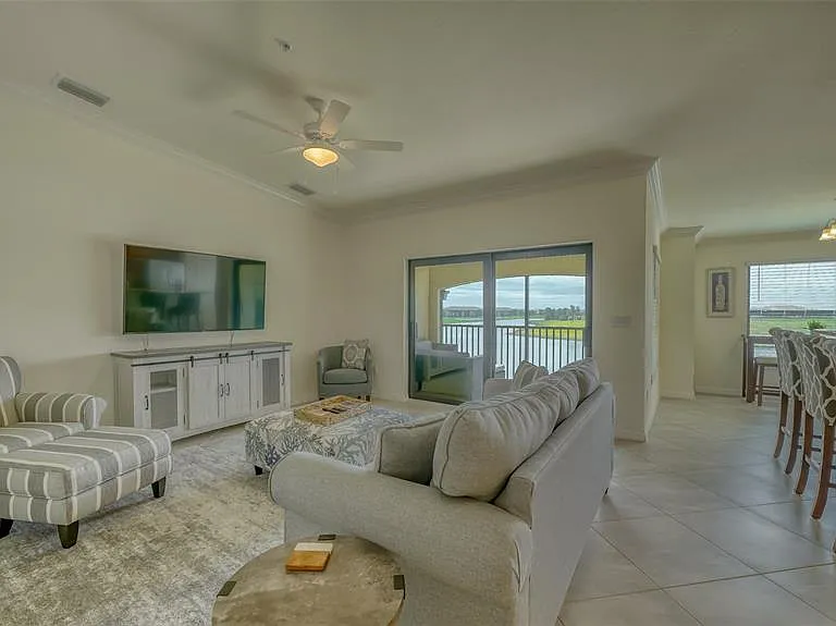 5624 Palmer Cir #203 — Photo 9