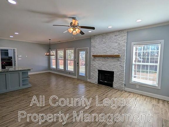2nd image of 828 Windsor Oak Cir