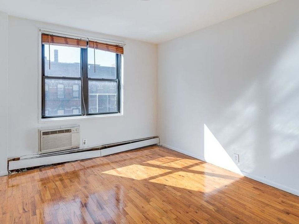 2nd image of 229 E 29th St #6OO