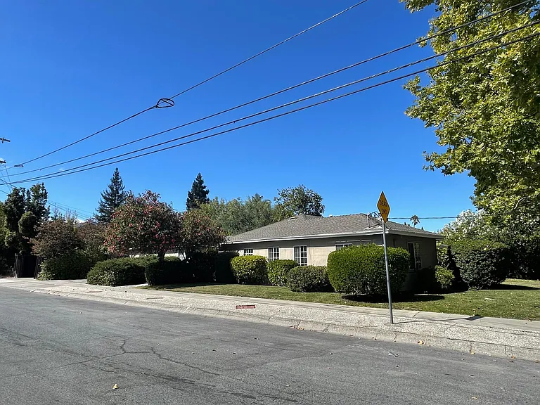 10217 S Tantau Ave — Photo 16