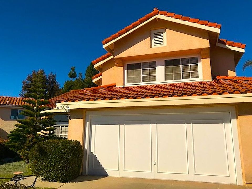 3 Bedrooms Upstairs