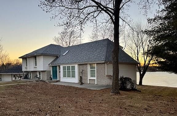 3rd image of 802 E Concord Dr