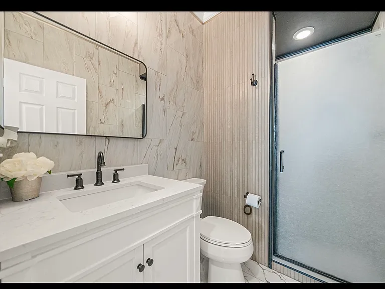 726 Forrest Ln — Photo 12