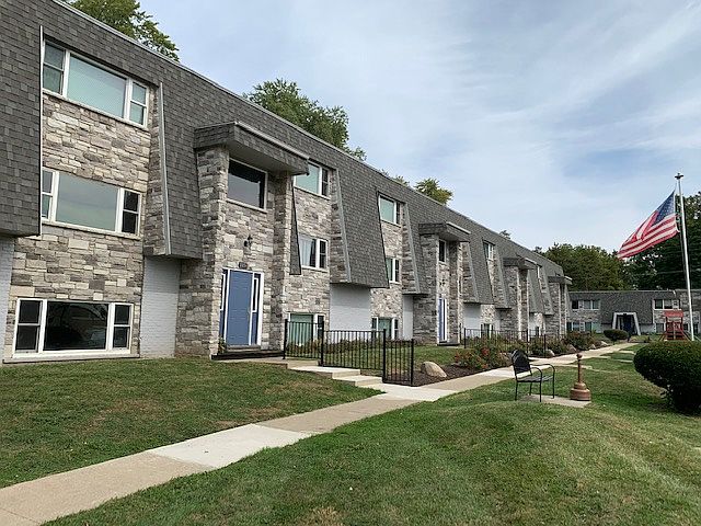 1st image of 1103 Evans Ave APT 3A