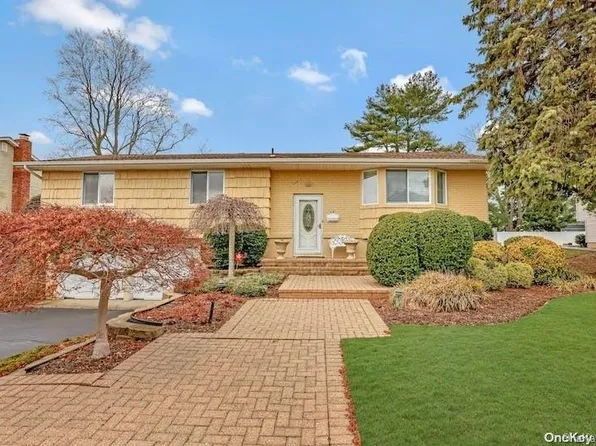 15 Westchester Avenue, Jericho, NY 11753