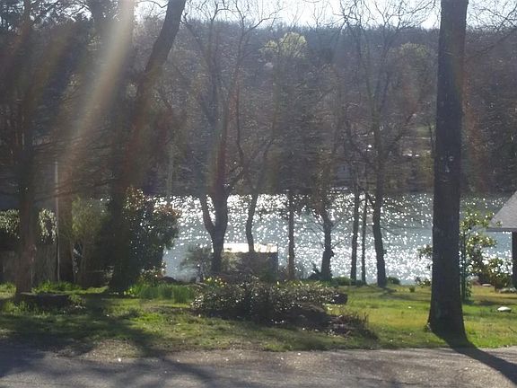2nd image of 18 W Lakeshore Dr