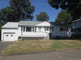 27 Flaum Dr, West Haven, CT 06516