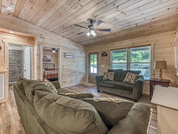 3rd image of 2138 Bluff Ridge Rd