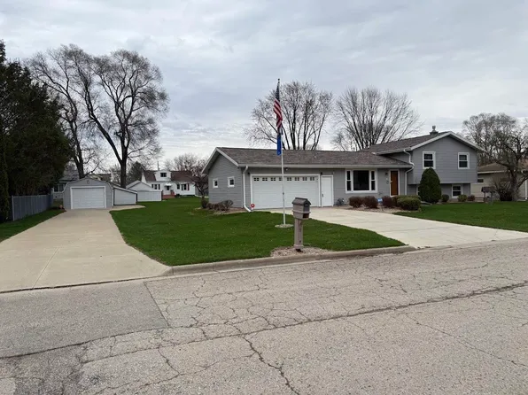 262 S Brooklyn St, Berlin, WI 54923