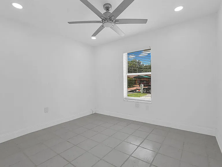 6621 Perry St — Photo 15