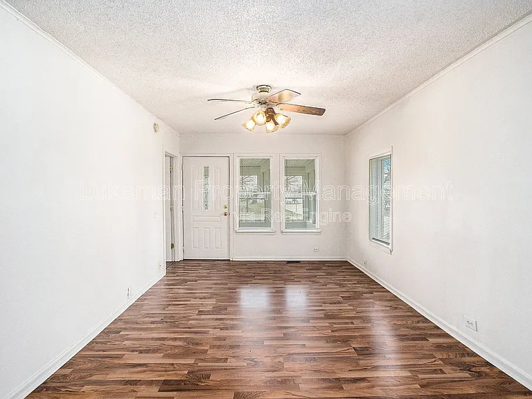 527 Idaho Ave — Photo 5