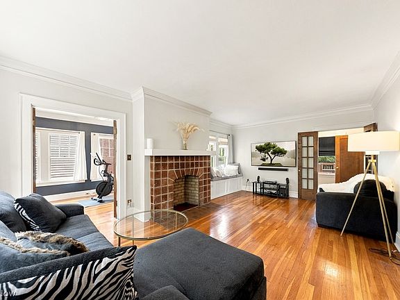 5th image of 3021 Berkshire Rd