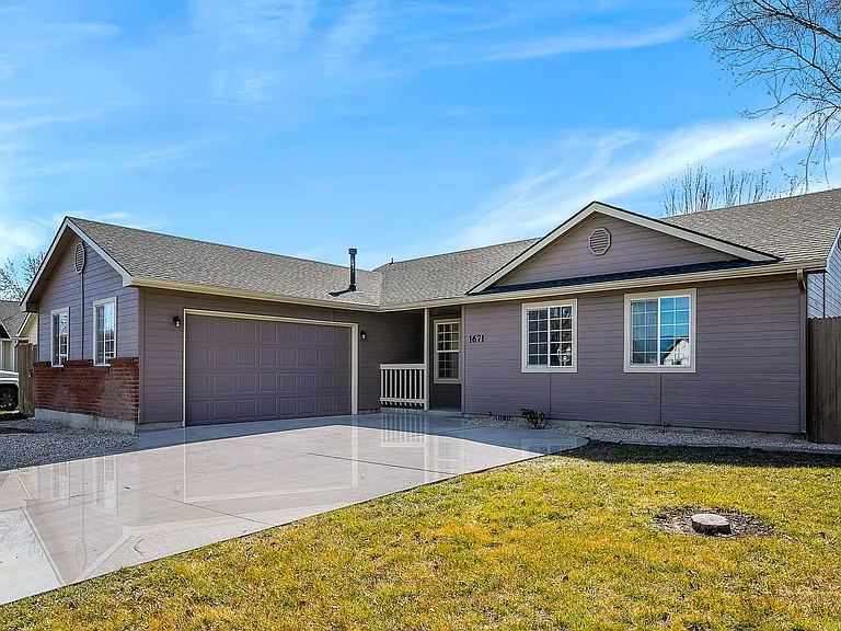 1671 E Kamay Ct — Photo 2