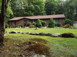 105 Falcon Ln, Canadensis, PA 18325