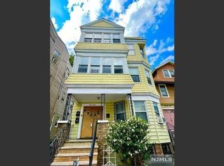 93 21st St #B, Irvington, NJ 07111