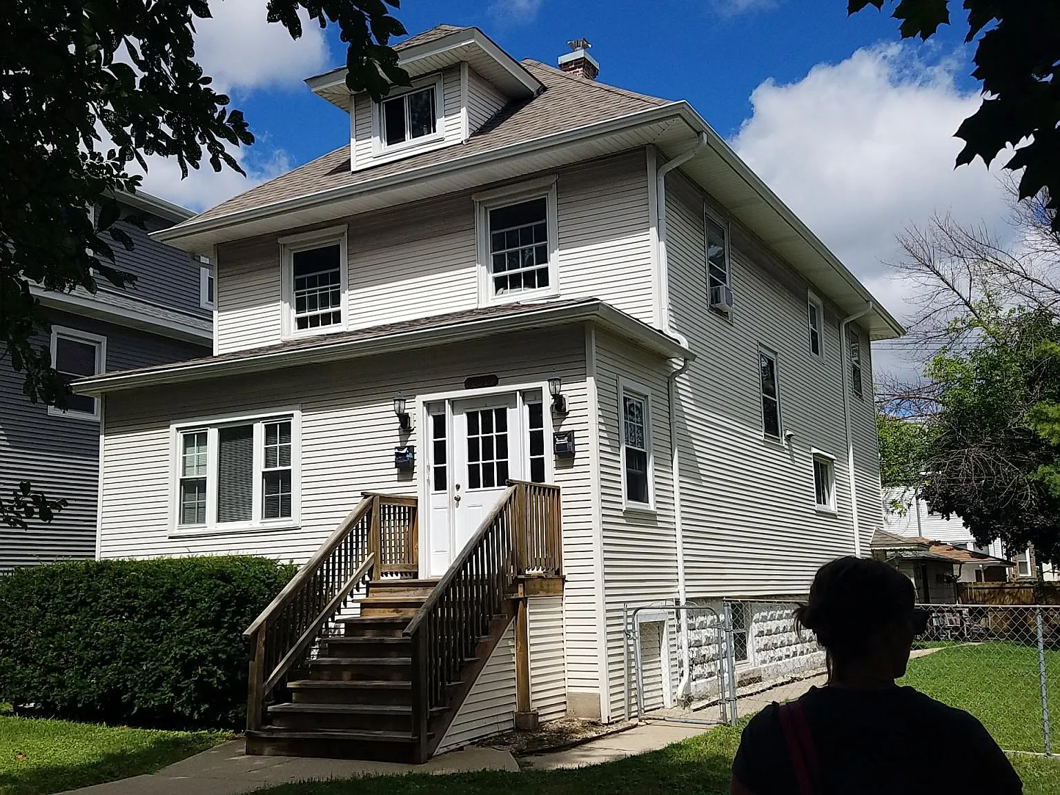 3 bed, 1650 sqft, $2,300 — Photo 1