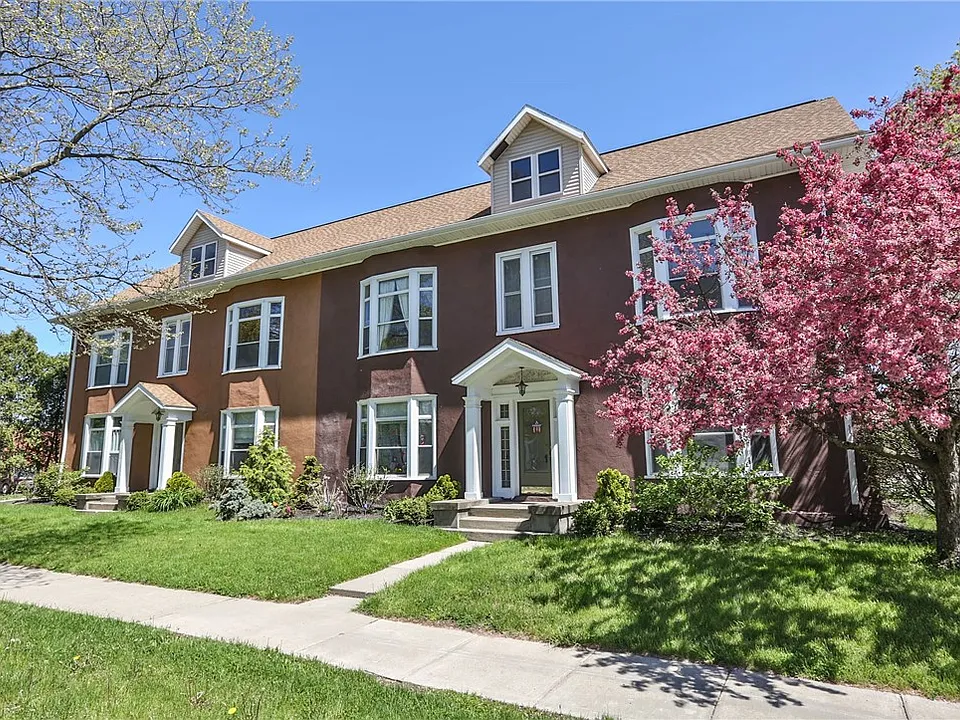 872 University Ave #3