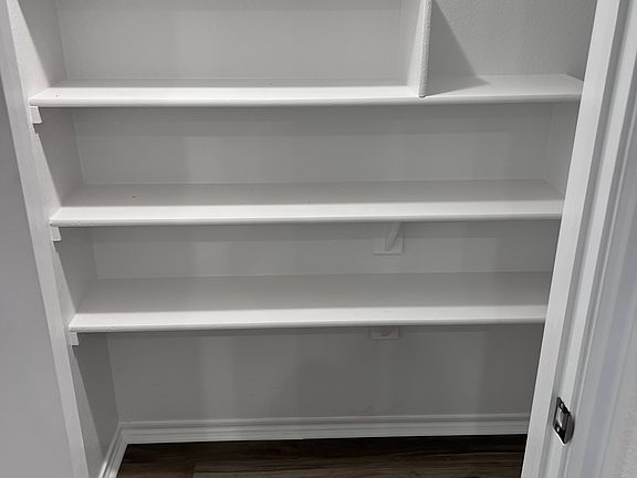 3rd image of 900 S 6th St #2