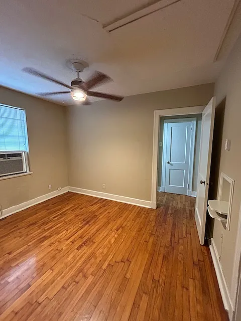1 bed, 890 sqft, $700 — Photo 1