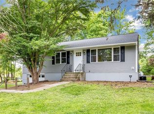 8 Marbil Rd, Danbury, CT 06811