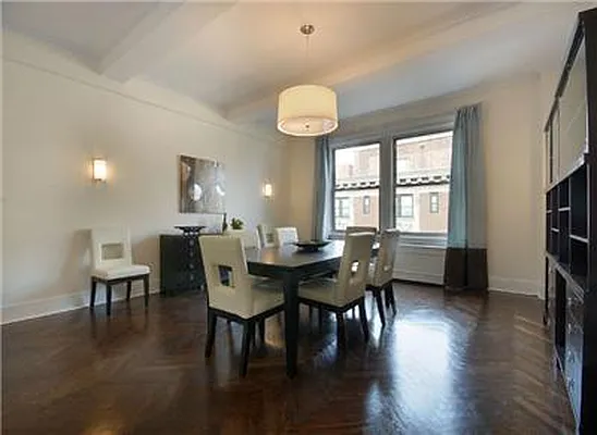 Sold by Warburg | media 5