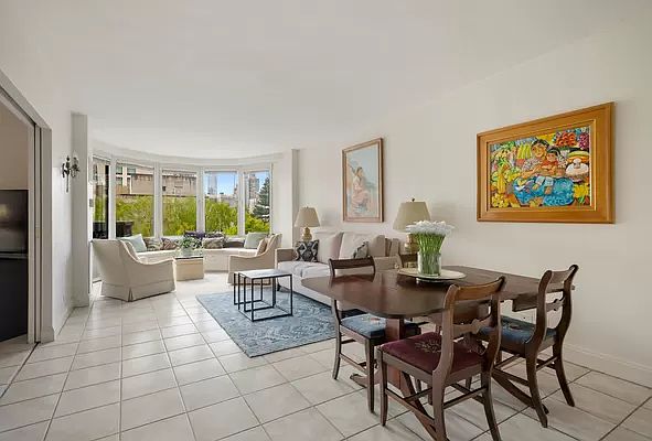 1st image of 44 W 62nd St #4EF